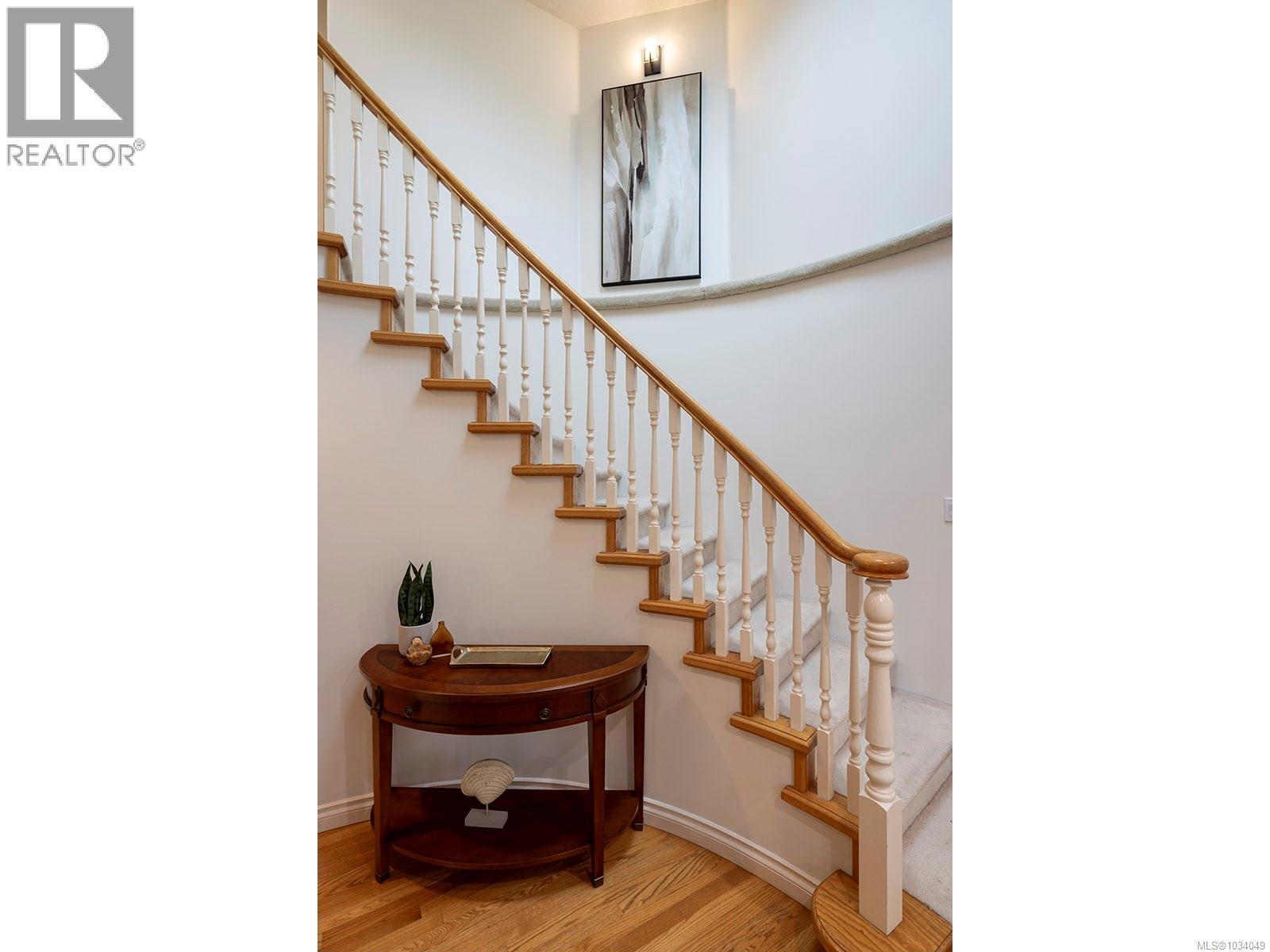 5047 Benton Crt, Saanich, British Columbia  V8Y 2Z5 - Photo 4 - 1034049