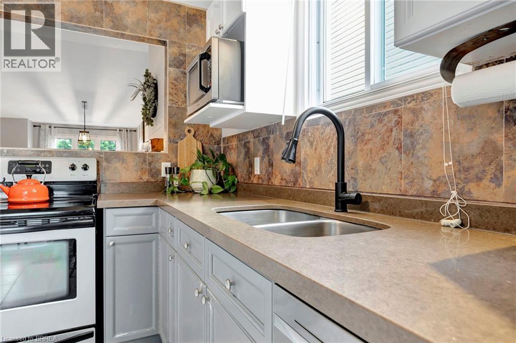 6 Weston Street, Paris, Ontario  N3L 4C1 - Photo 9 - 40824084