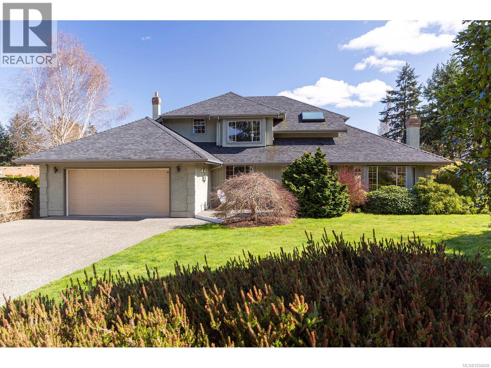 5047 Benton Crt, Saanich, British Columbia  V8Y 2Z5 - Photo 2 - 1034049