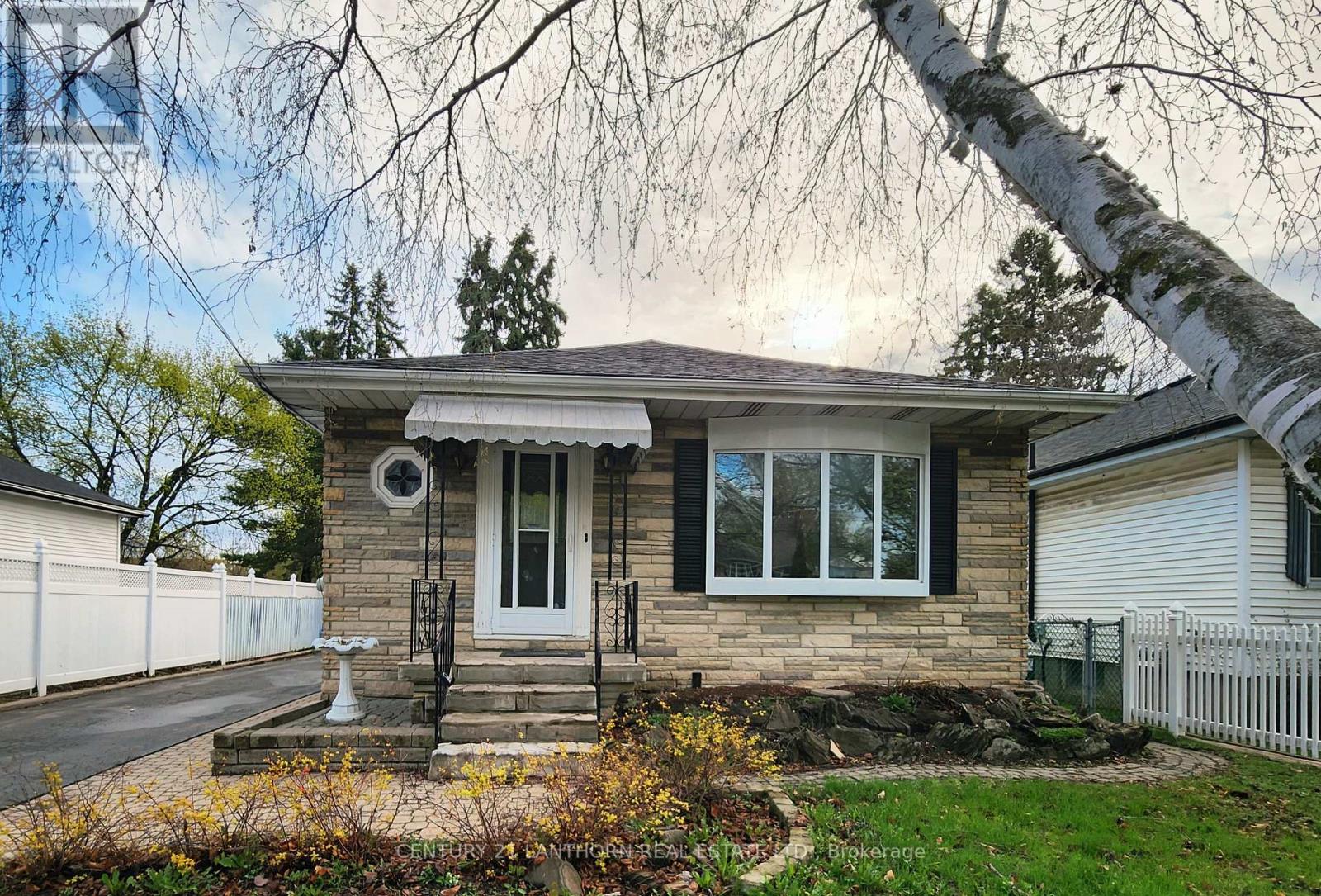 233 Herchimer Avenue, Belleville, Ontario  K8N 4H1 - Photo 12 - X13064010