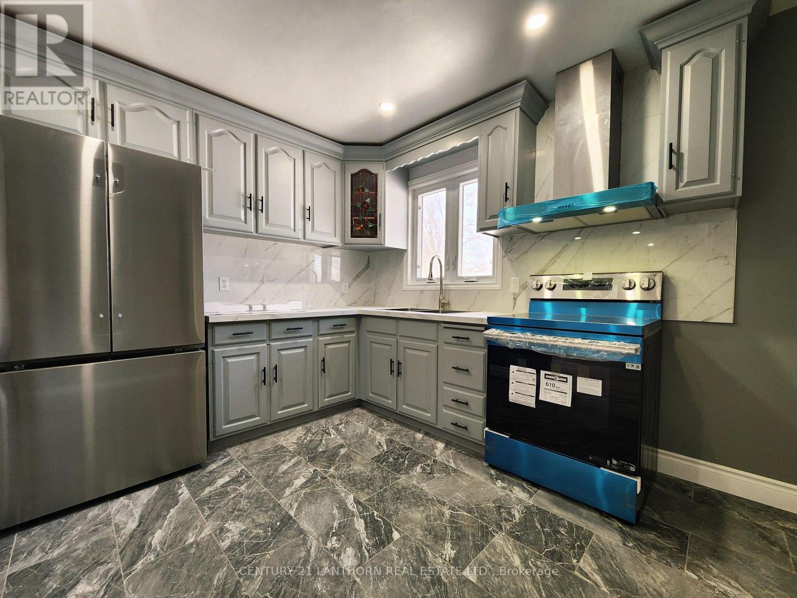 233 Herchimer Avenue, Belleville, Ontario  K8N 4H1 - Photo 3 - X13064010