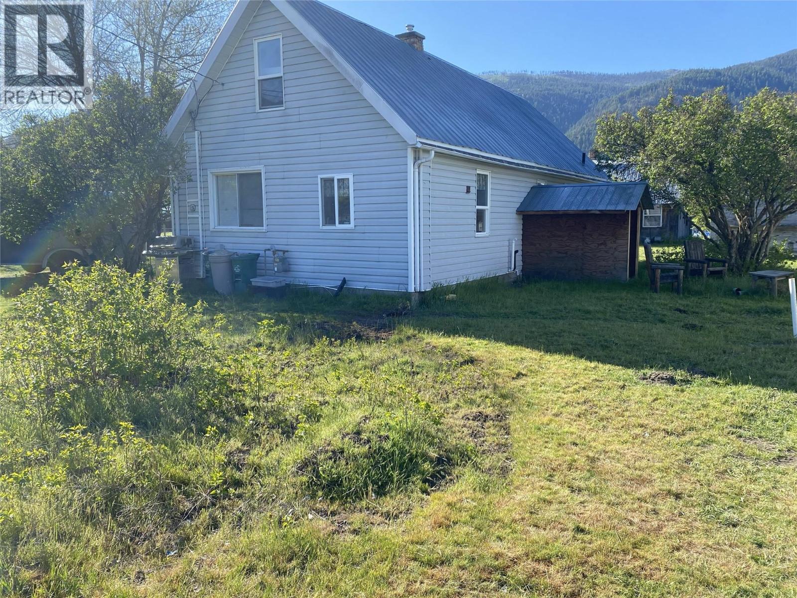 5945 Darcy Road, Grand Forks, British Columbia  V0H 1H4 - Photo 1 - 10376405