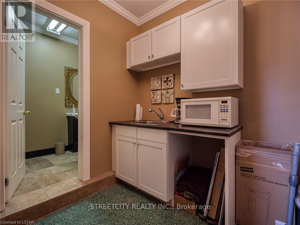 245 Maitland Street, London East, Ontario  N6B 2Y2 - Photo 9 - X13048468