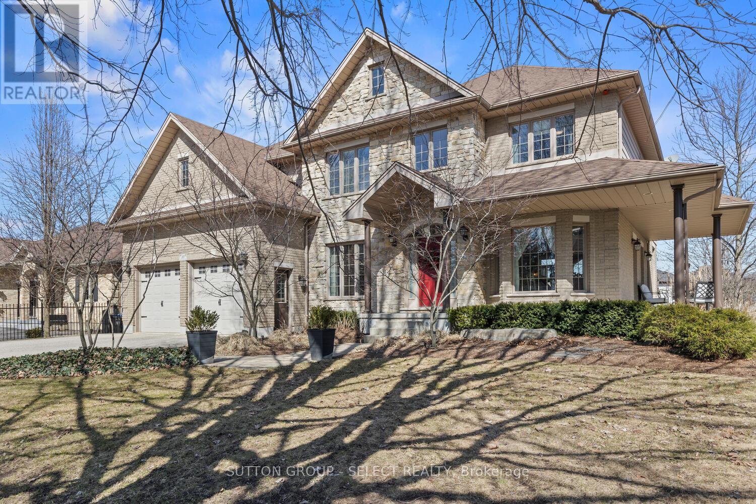 2610 Emerson Street, Strathroy-Caradoc, Ontario  N0L 1W0 - Photo 3 - X13064056