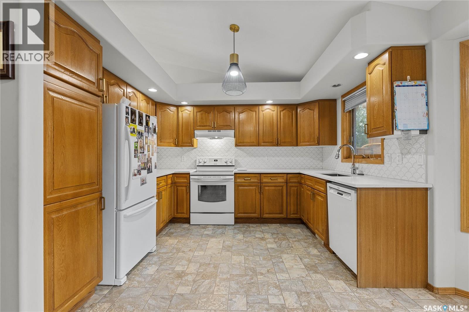 619 Blackshire Crescent, Saskatoon, Saskatchewan  S7V 1B4 - Photo 8 - SK034455