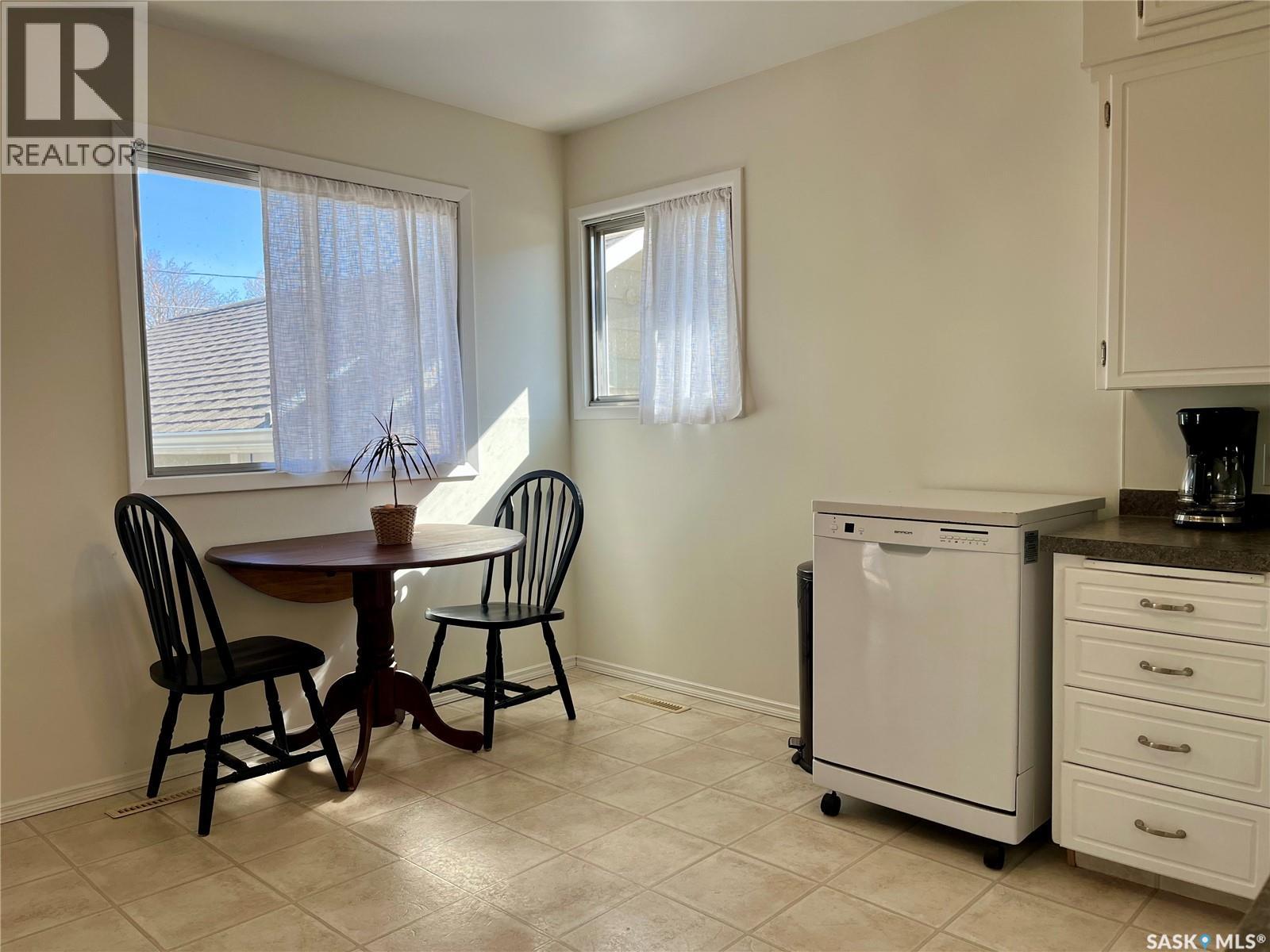 1131 Sidney Street E, Swift Current, Saskatchewan  S9H 1V1 - Photo 4 - SK034447