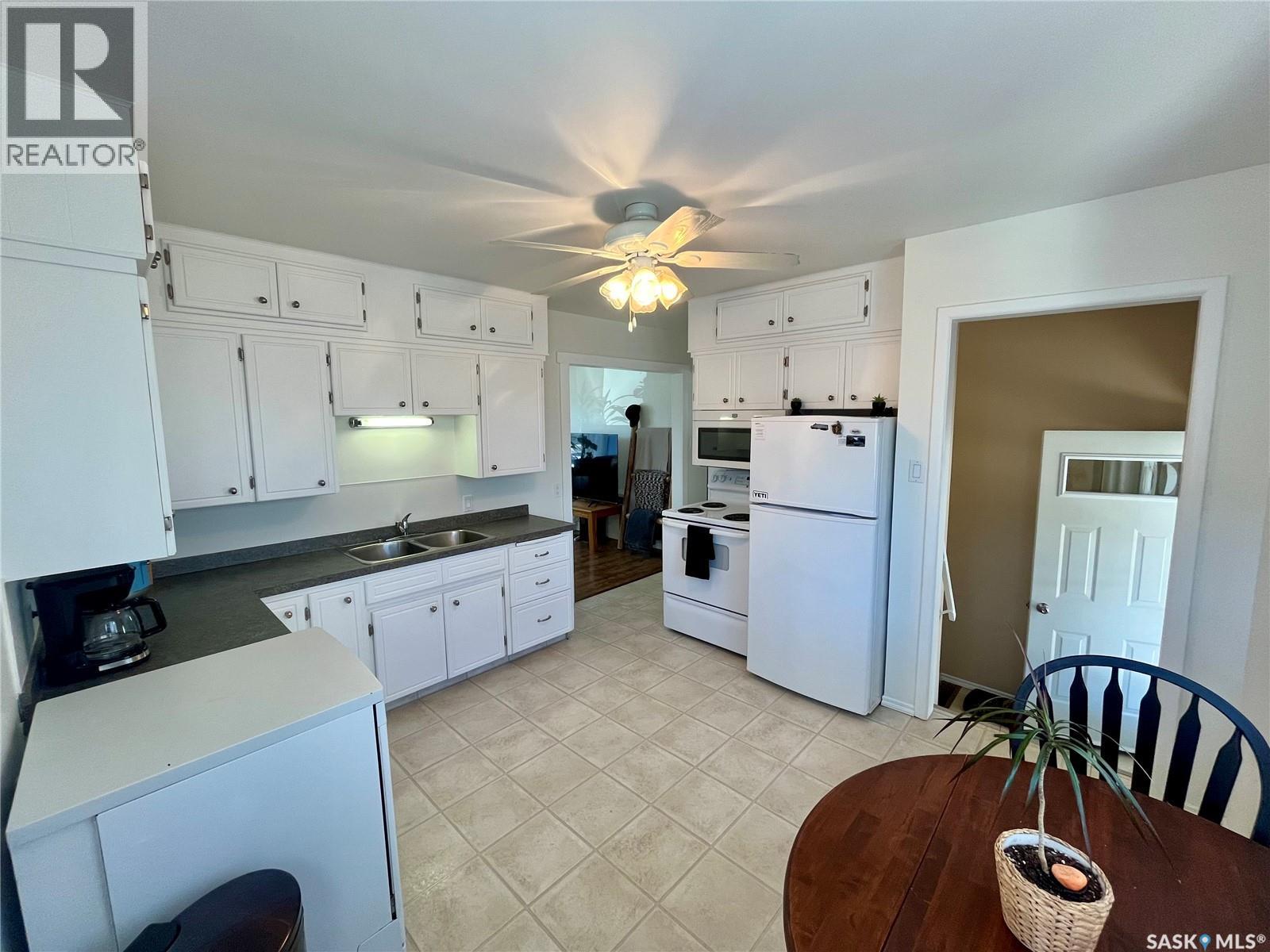 1131 Sidney Street E, Swift Current, Saskatchewan  S9H 1V1 - Photo 6 - SK034447