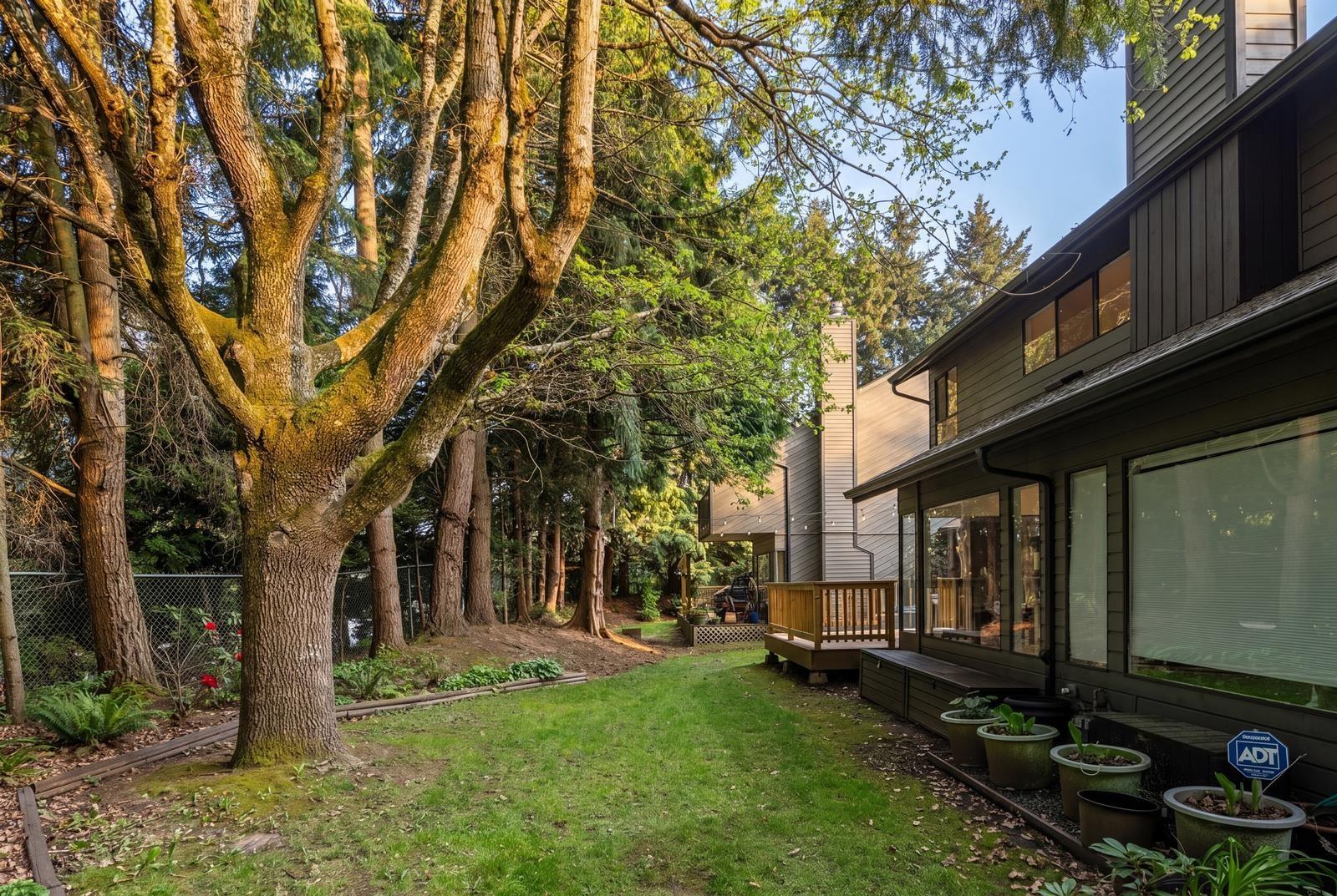 15951 Alder Place, Surrey, British Columbia  V4A 5J1 - Photo 33 - R3117217