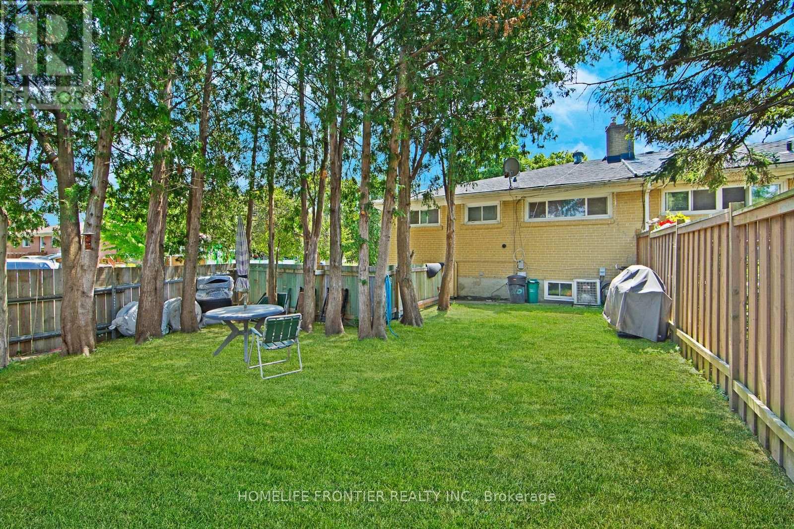 Main Floor - 261 Taylor Mills Drive, Richmond Hill, Ontario  L4C 2T8 - Photo 10 - N13059166