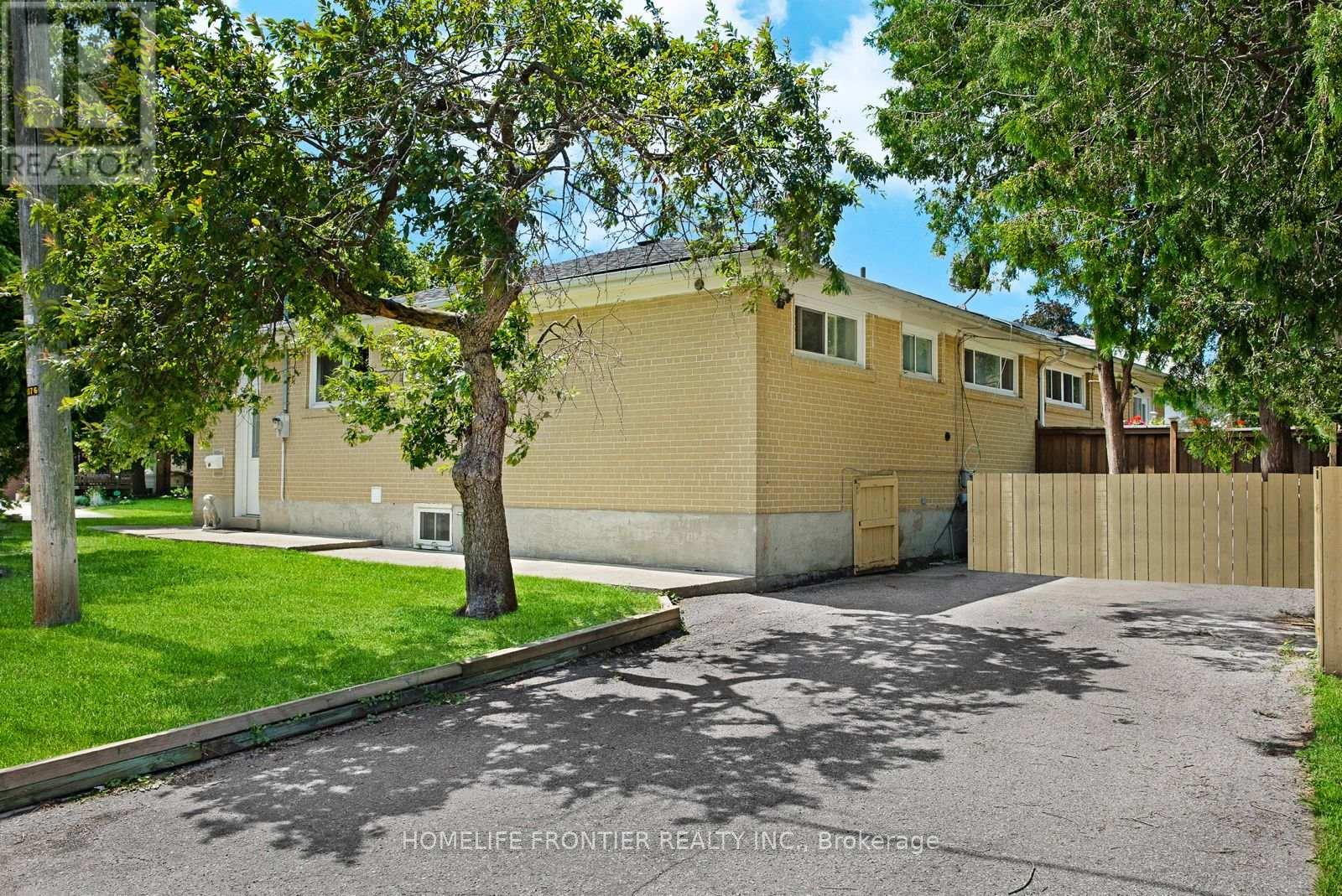 Main Floor - 261 Taylor Mills Drive, Richmond Hill, Ontario  L4C 2T8 - Photo 9 - N13059166