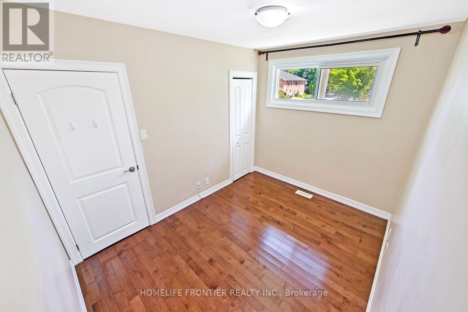 Main Floor - 261 Taylor Mills Drive, Richmond Hill, Ontario  L4C 2T8 - Photo 7 - N13059166