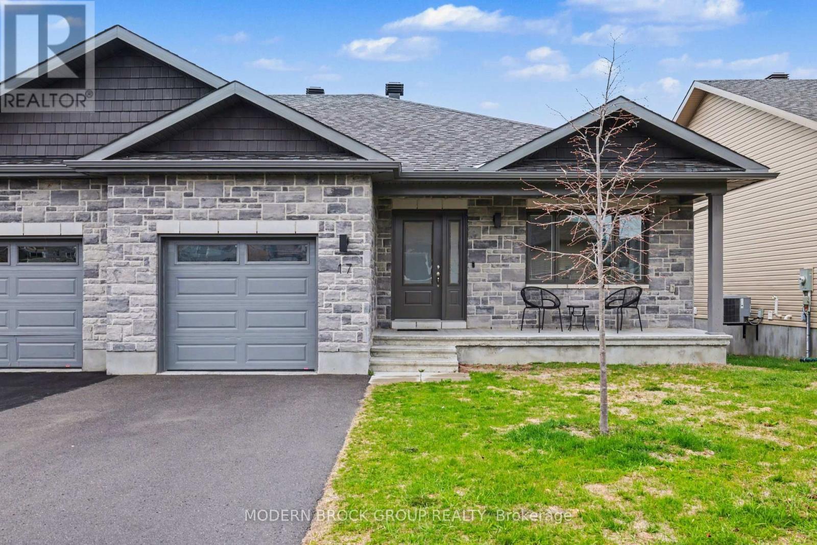 17 Douglas Brown Way, Arnprior, Ontario  K7S 0H9 - Photo 1 - X13063938