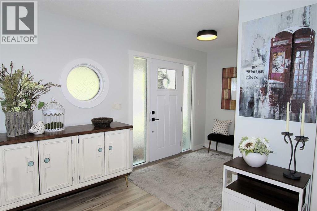 108 Marina Bay Court, Sylvan Lake, Alberta  T4S 1E9 - Photo 4 - A2255197