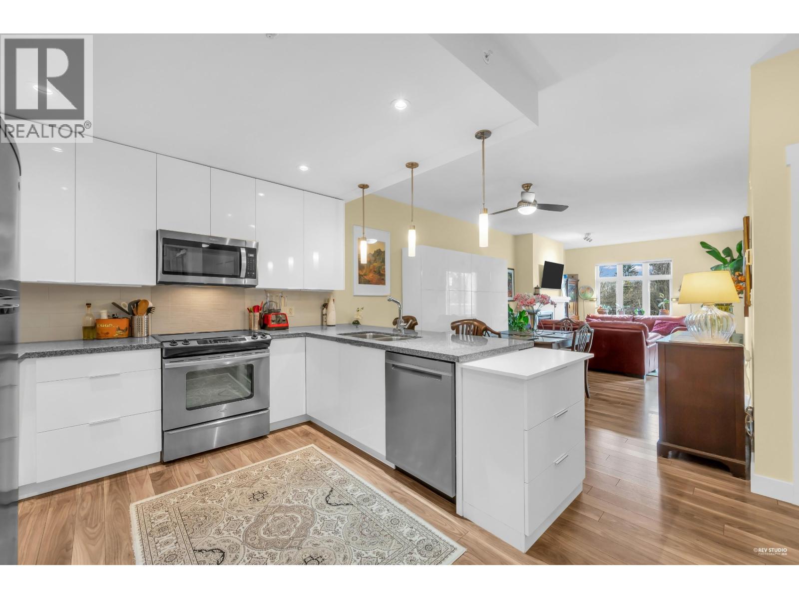 403 2368 Marpole Avenue, Port Coquitlam, British Columbia  V3C 0B4 - Photo 3 - R3117773