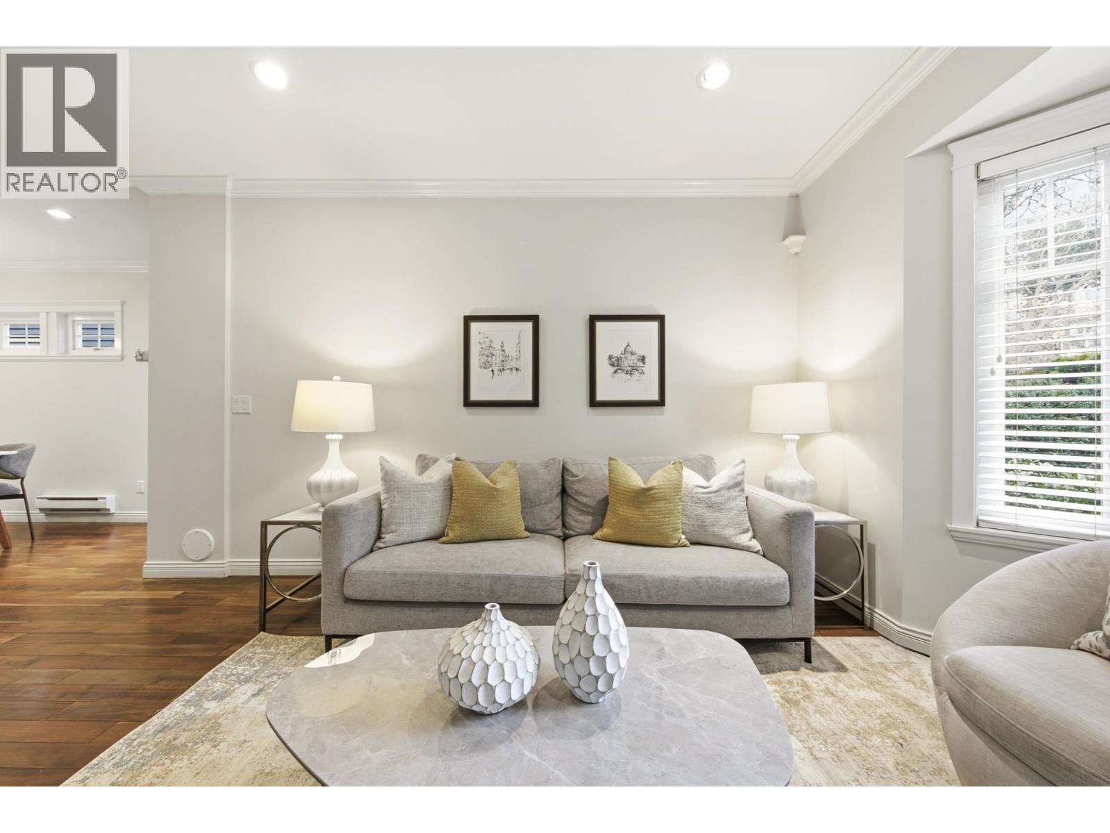 1737 Frances Street, Vancouver, British Columbia  V5L 1Z5 - Photo 2 - R3117814