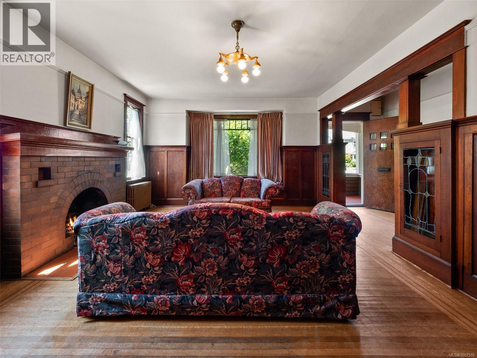 1353 Craigdarroch Rd, Victoria, British Columbia  V8S 2A6 - Photo 17 - 1007518