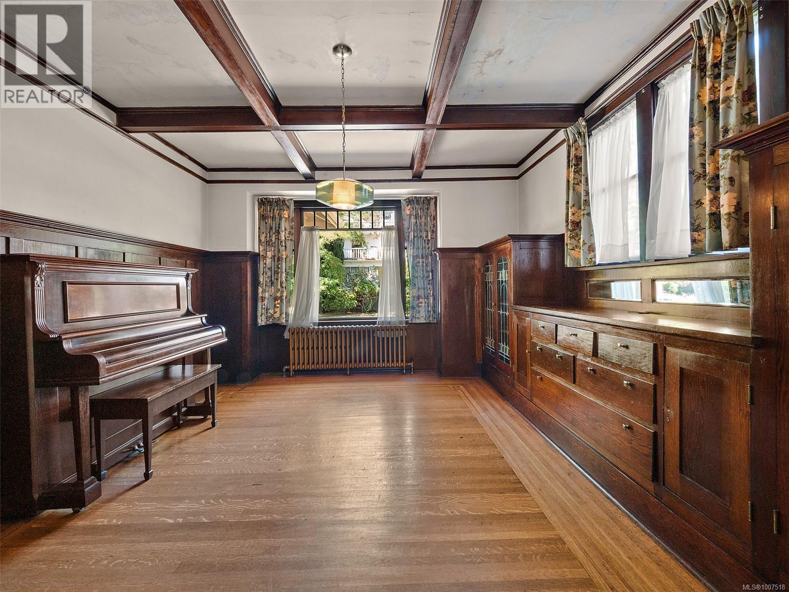 1353 Craigdarroch Rd, Victoria, British Columbia  V8S 2A6 - Photo 9 - 1007518