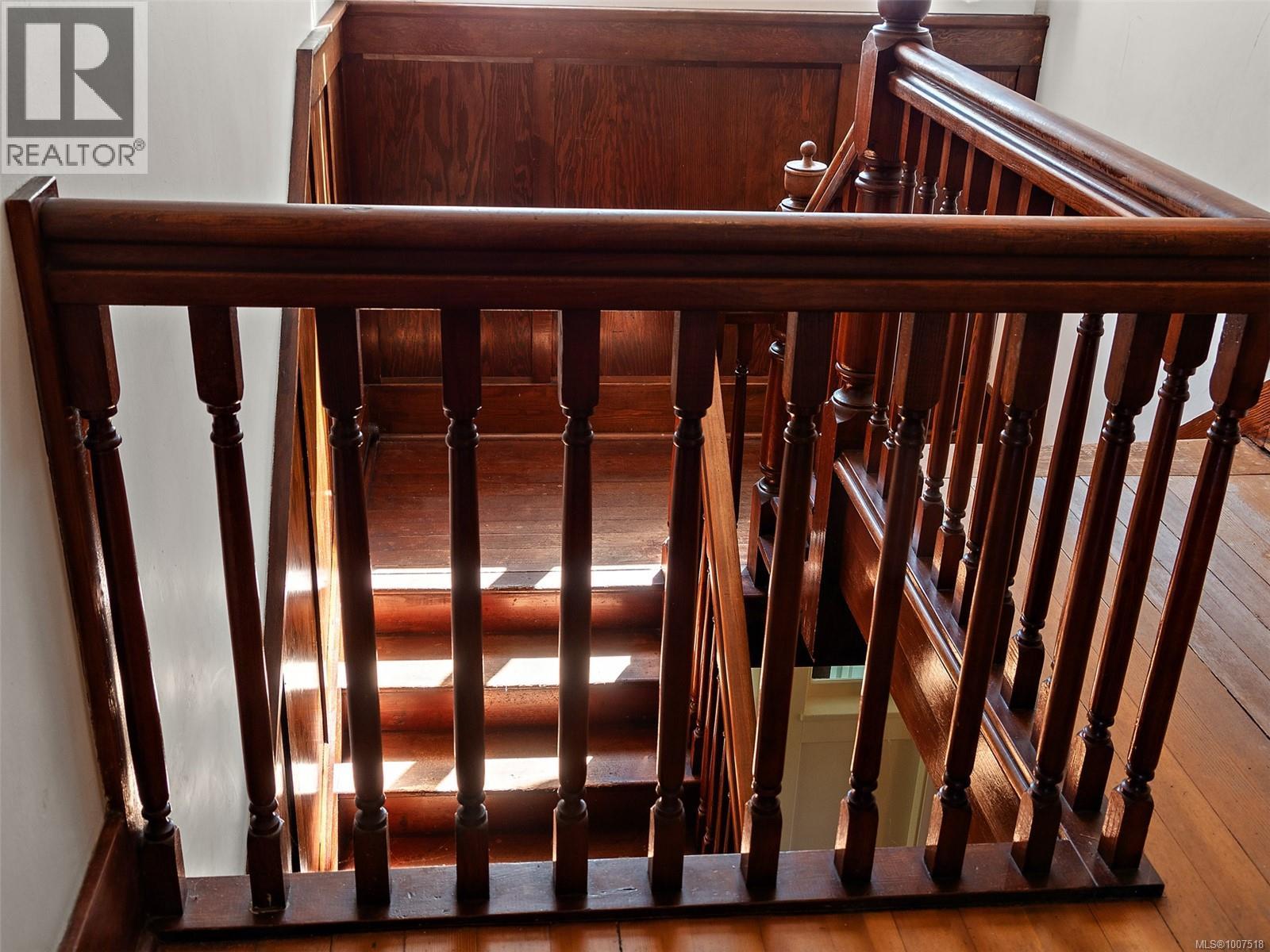 1353 Craigdarroch Rd, Victoria, British Columbia  V8S 2A6 - Photo 31 - 1007518