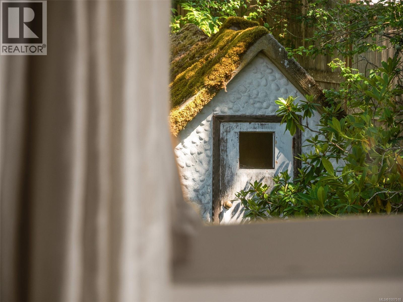 1353 Craigdarroch Rd, Victoria, British Columbia  V8S 2A6 - Photo 40 - 1007518