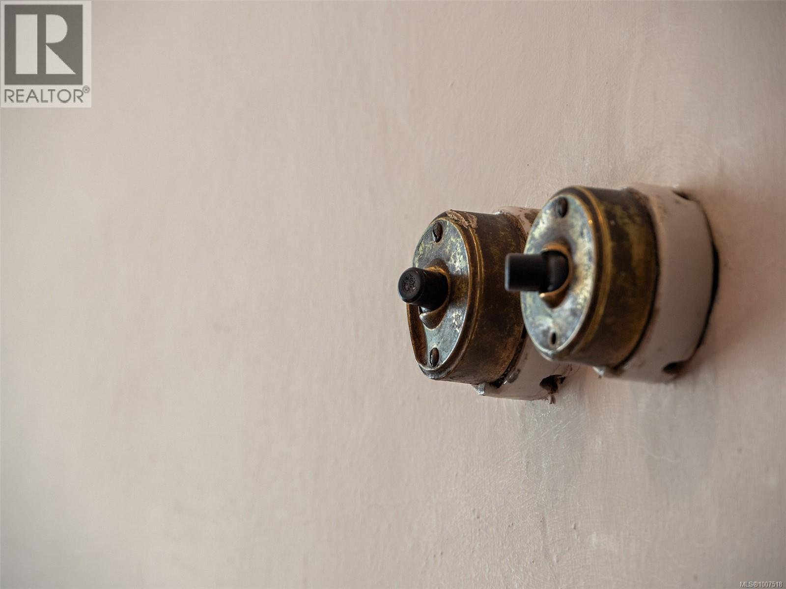 1353 Craigdarroch Rd, Victoria, British Columbia  V8S 2A6 - Photo 44 - 1007518