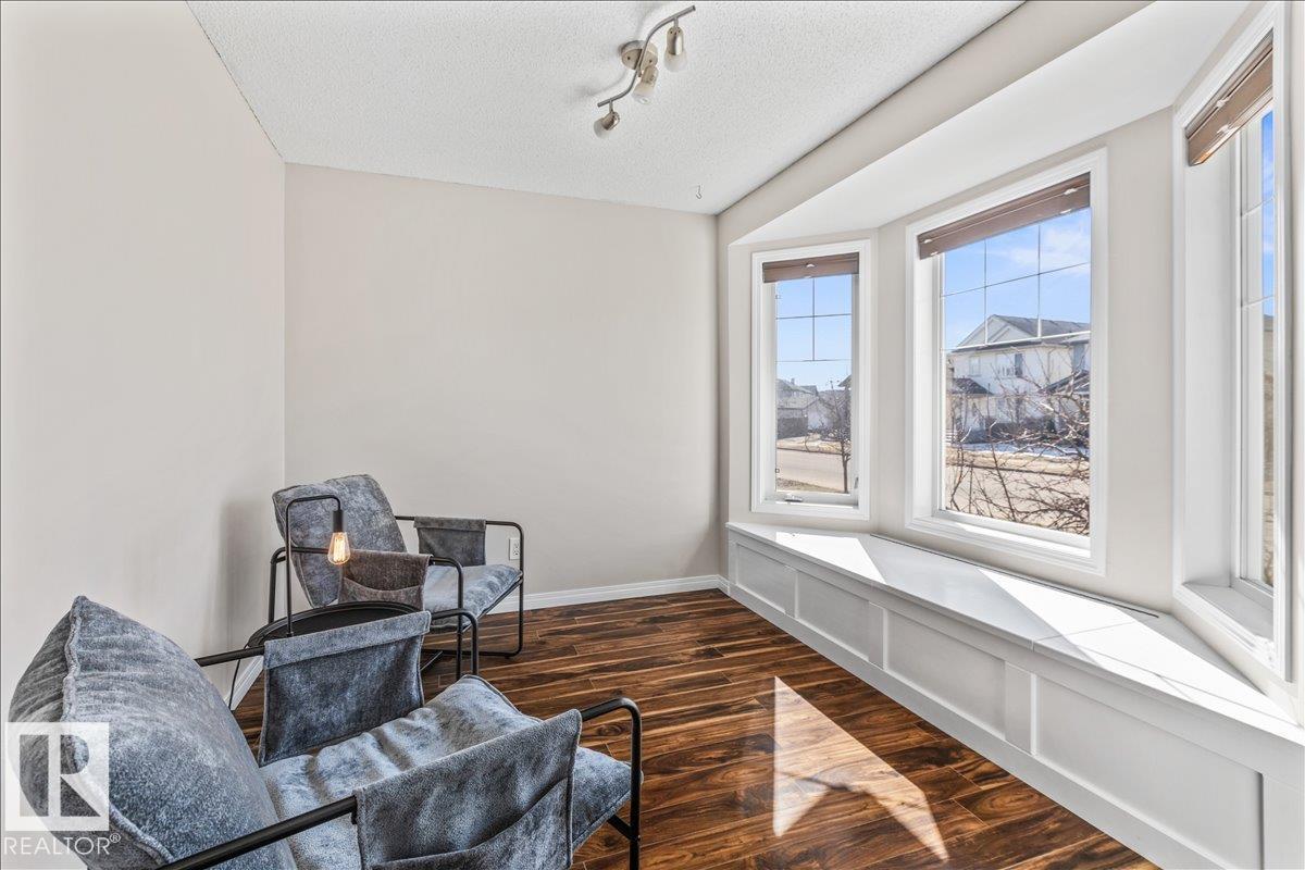 9310 Simpson Dr Nw, Edmonton, Alberta  T6R 0E4 - Photo 4 - E4484878