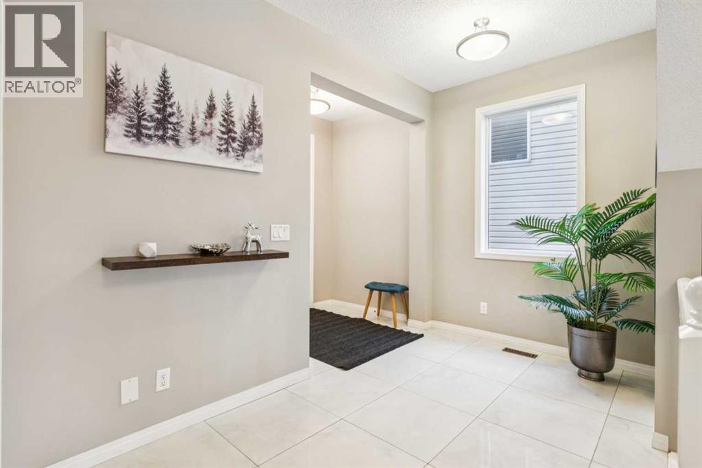 71 Walden Manor SE, Calgary, Alberta  T2X 0N1 - Photo 4 - A2302319