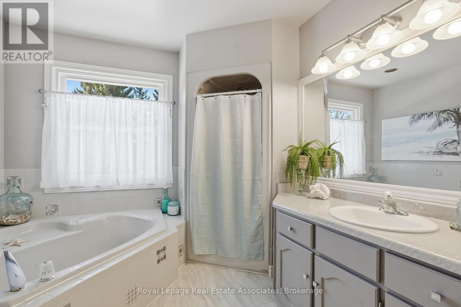 1 Meander Close, Hamilton, Ontario  L0R 1H1 - Photo 25 - X13062066