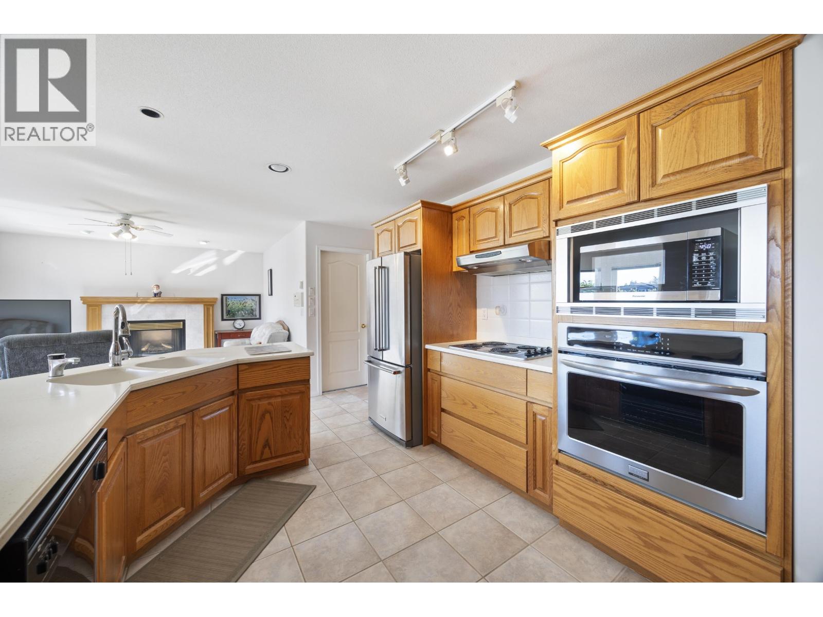 7055 Gray Avenue, Burnaby, British Columbia  V5J 3Y9 - Photo 10 - R3117796
