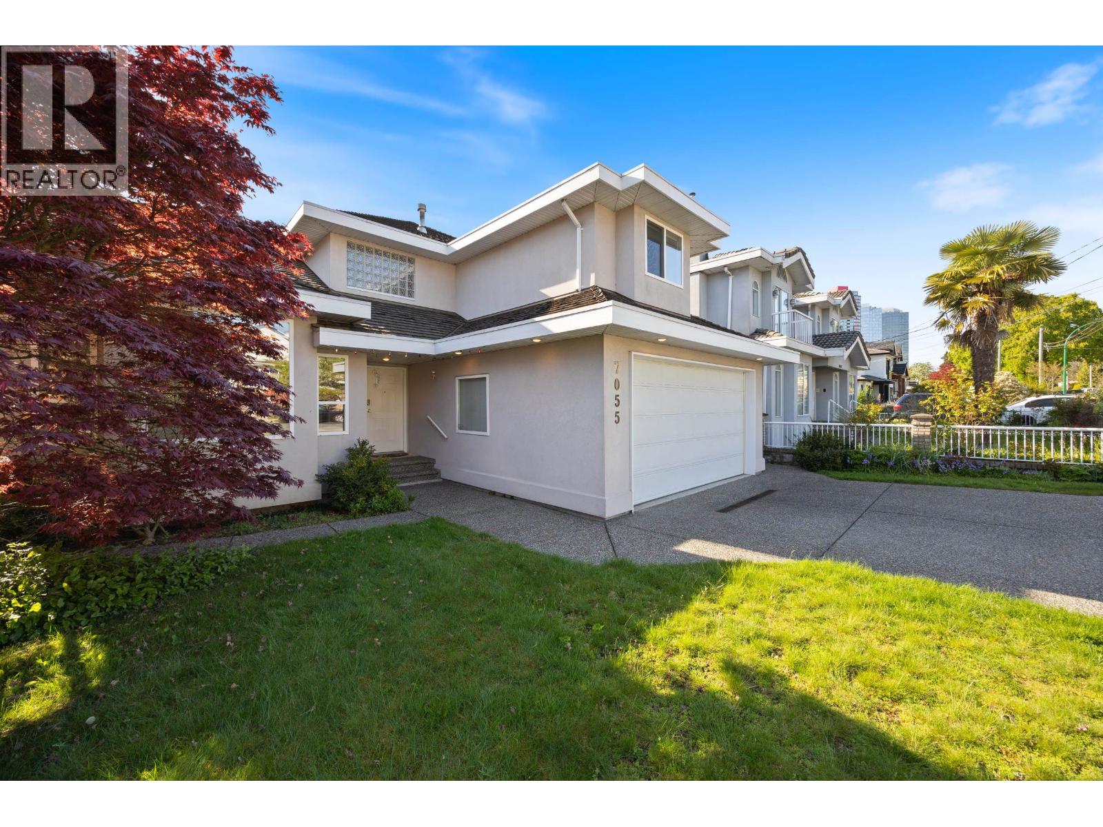 7055 Gray Avenue, Burnaby, British Columbia  V5J 3Y9 - Photo 2 - R3117796