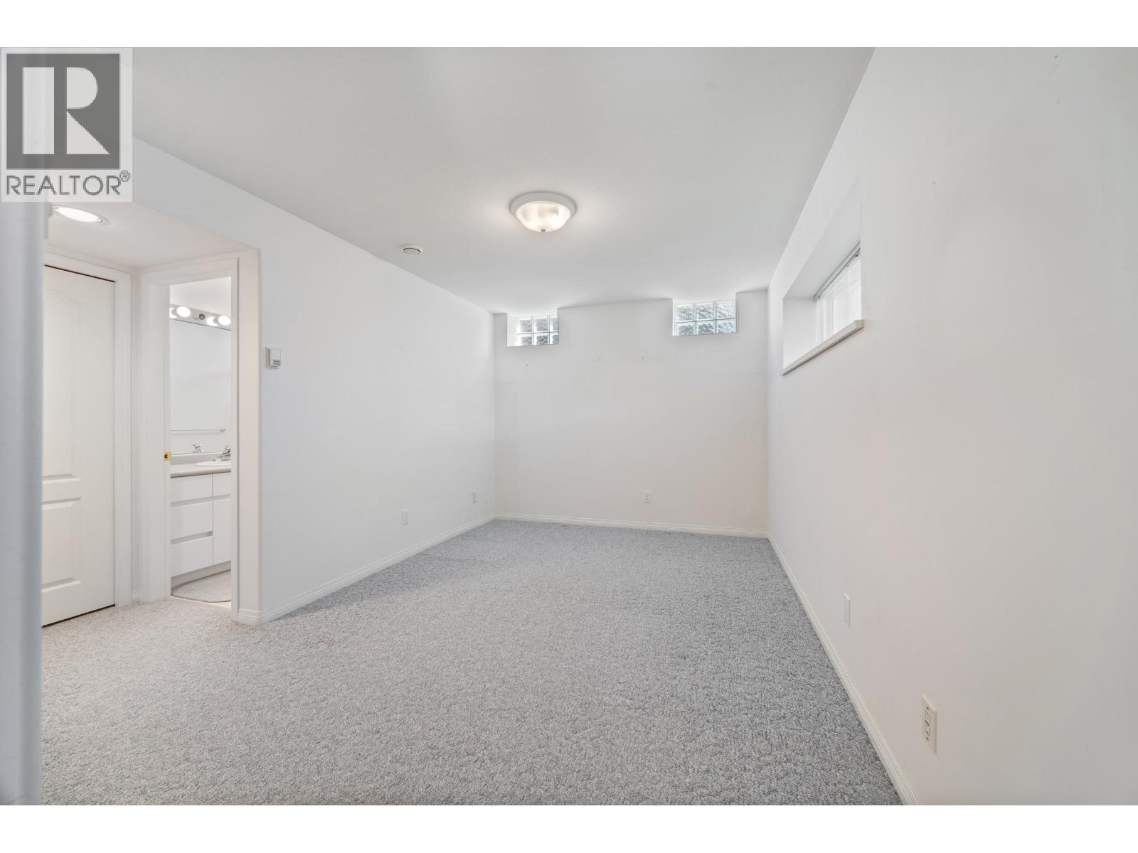 7055 Gray Avenue, Burnaby, British Columbia  V5J 3Y9 - Photo 30 - R3117796