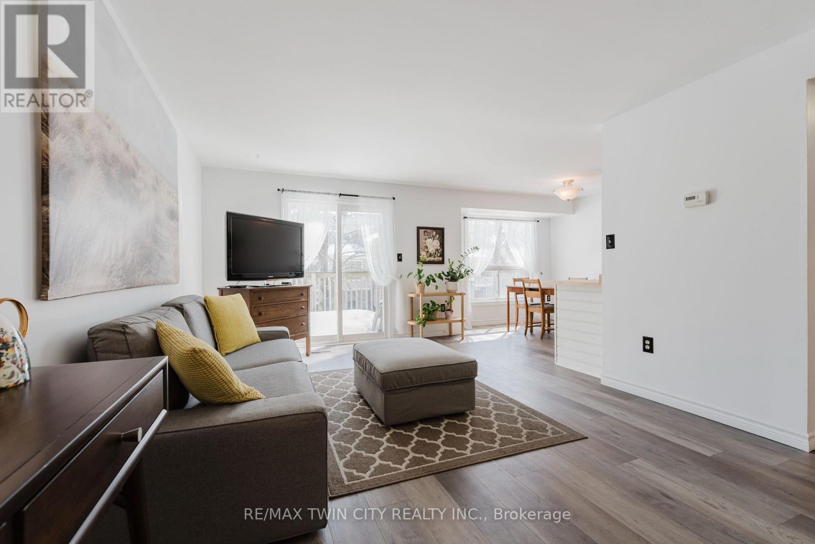 23 - 54 Green Valley Drive, Kitchener, Ontario  N2P 1Z9 - Photo 2 - X12855462