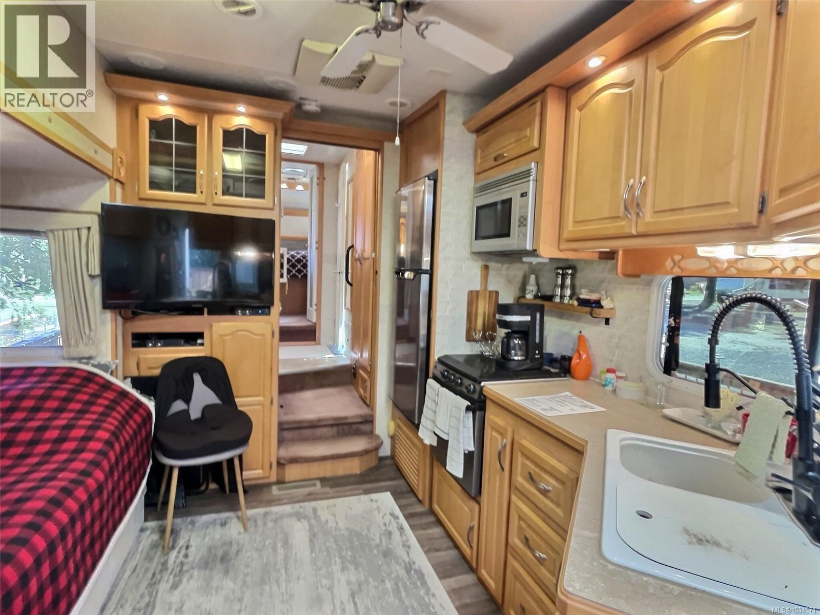 6855 Charles Pl, Honeymoon Bay, British Columbia  V0R 1Y0 - Photo 19 - 1034071