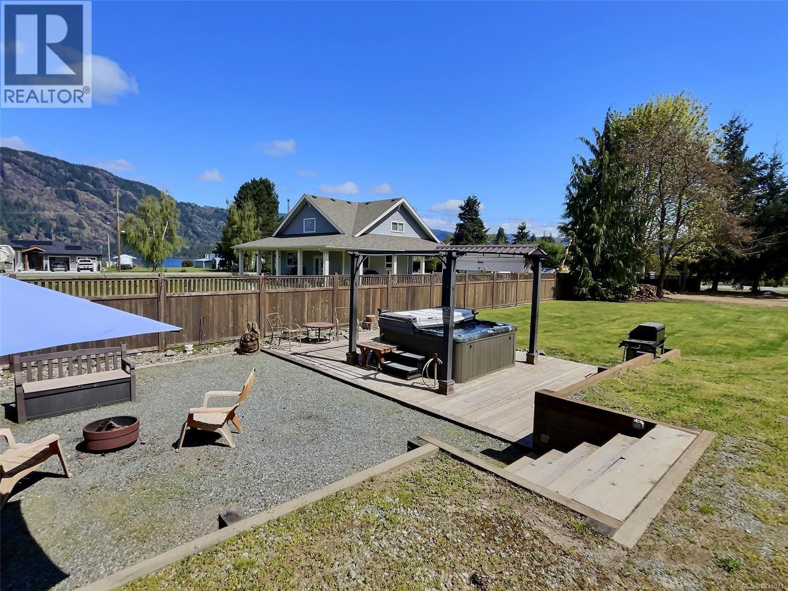 6855 Charles Pl, Honeymoon Bay, British Columbia  V0R 1Y0 - Photo 3 - 1034071