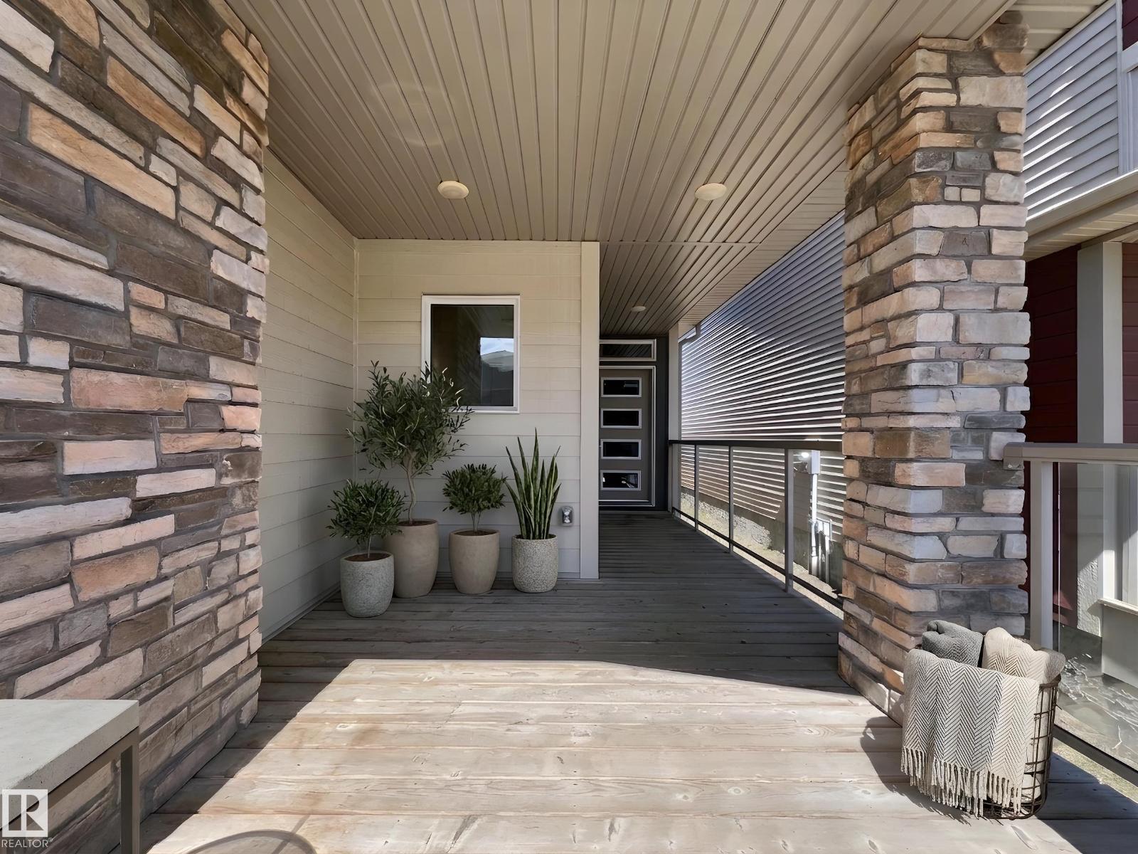 17828 9 Av Sw, Edmonton, Alberta  T6W 3K2 - Photo 2 - E4484914