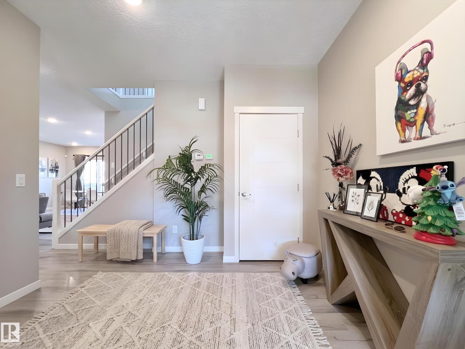 17828 9 Av Sw, Edmonton, Alberta  T6W 3K2 - Photo 3 - E4484914