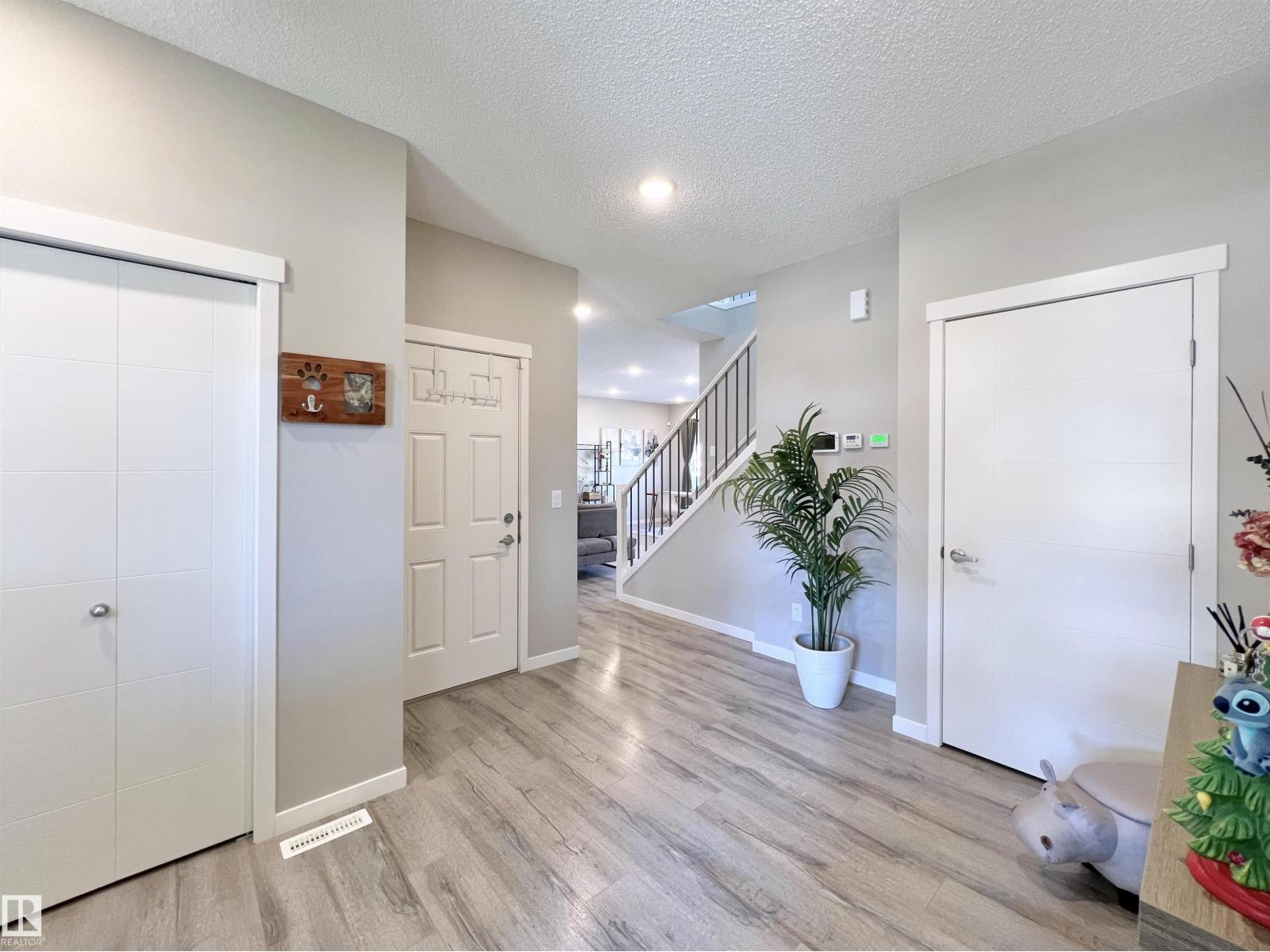 17828 9 Av Sw, Edmonton, Alberta  T6W 3K2 - Photo 5 - E4484914