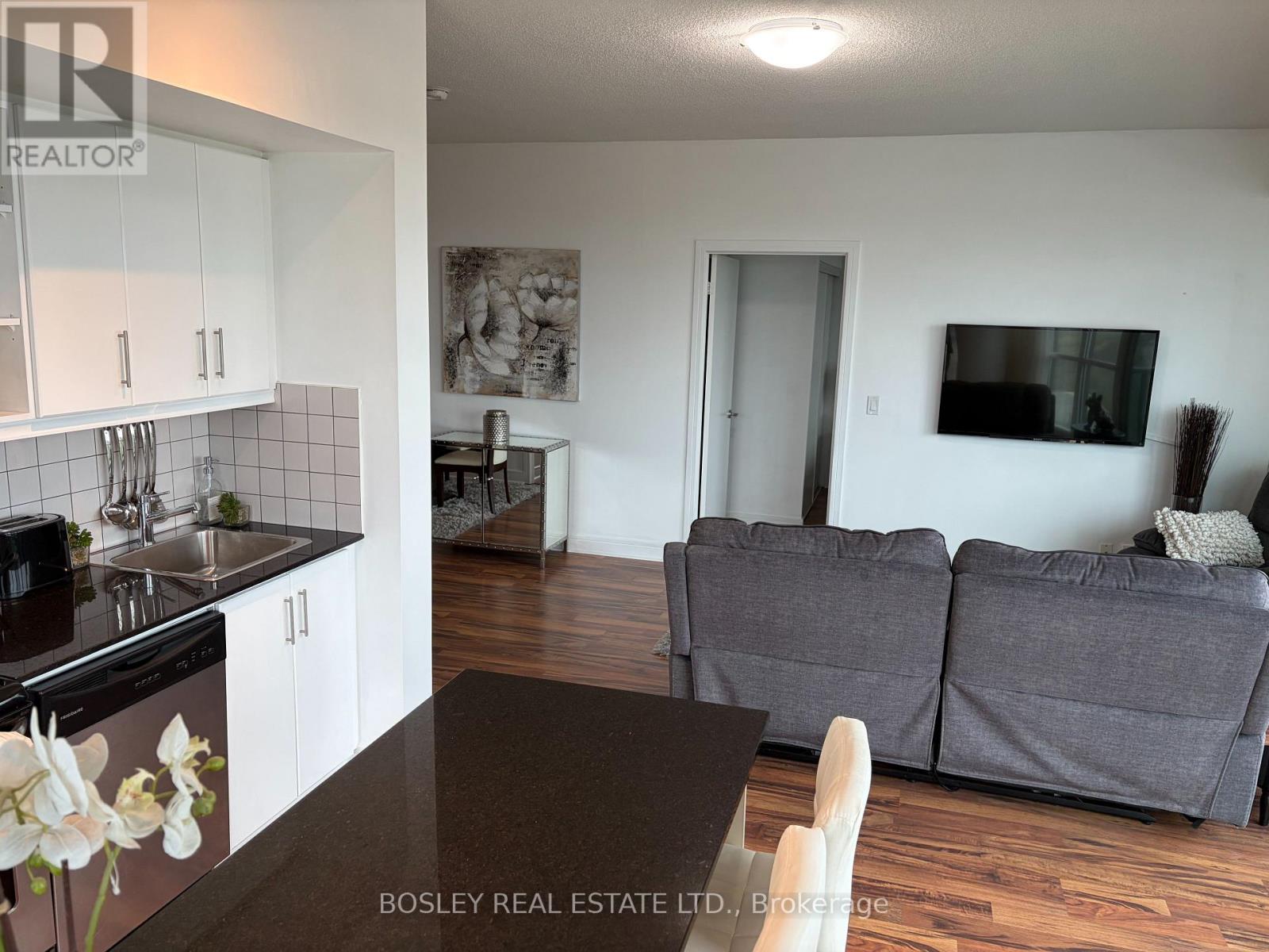 Lph 24 - 35 Brian Peck Crescent, Toronto, Ontario  M4G 0A5 - Photo 8 - C13063916