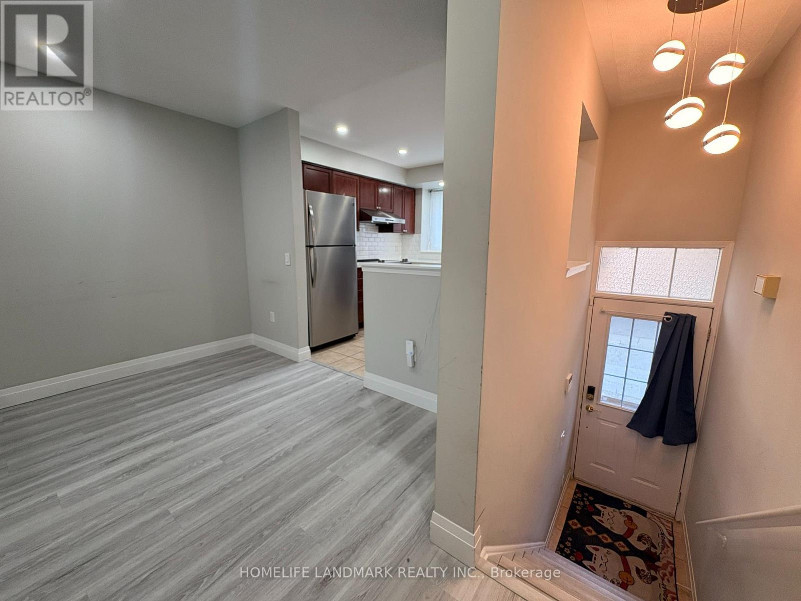 26 - 50 Strathaven Drive, Mississauga, Ontario  L5R 4E7 - Photo 2 - W12949242