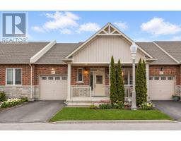 25 STICKLAND LANE, Hamilton, Ontario