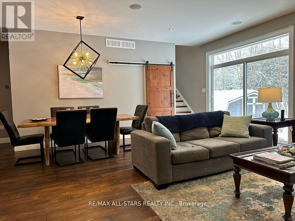 316 1/2 Riverside Drive, Kawartha Lakes, Ontario  K0M 1A0 - Photo 8 - X12881410