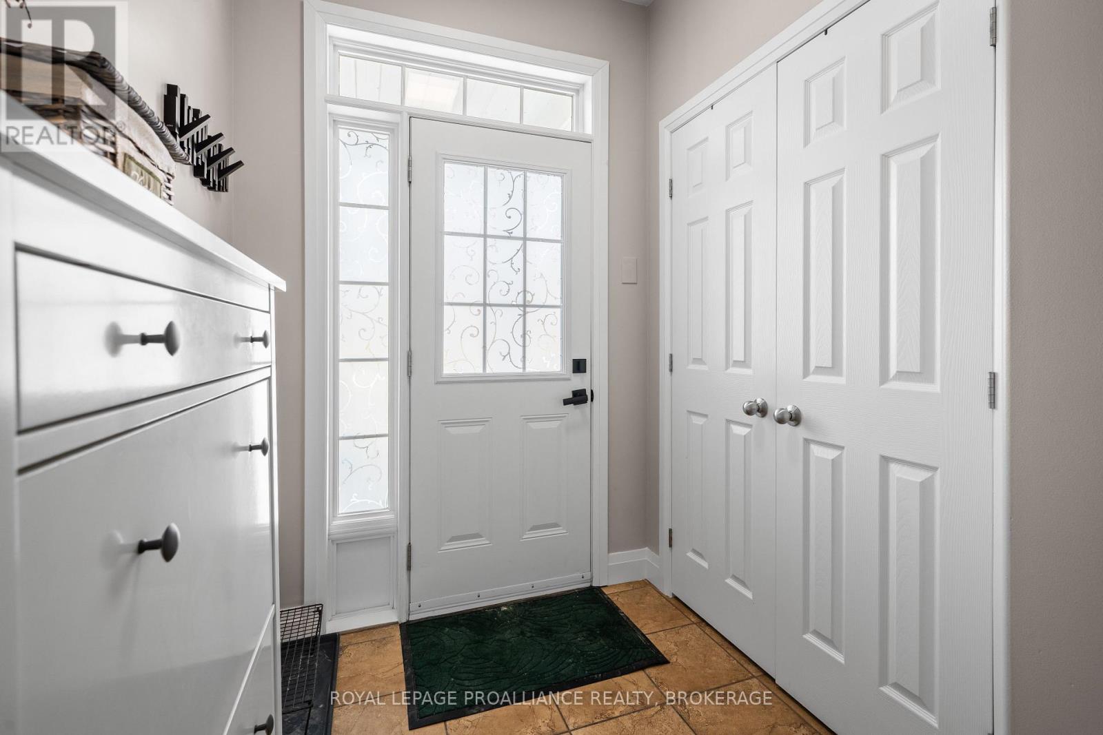 831 Newmarket Lane, Kingston, Ontario  K7K 0C8 - Photo 2 - X13064082