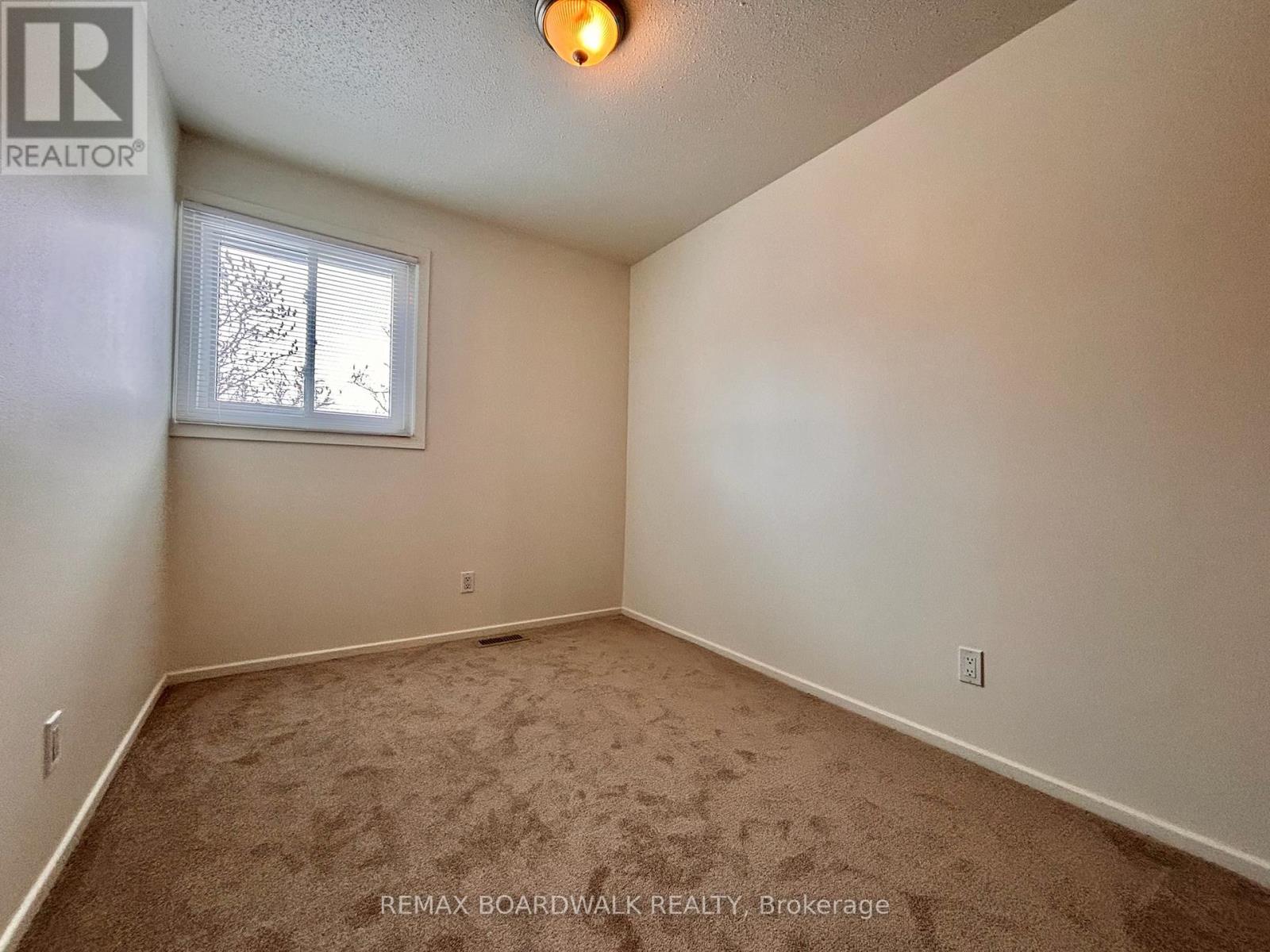 53j Sumac Street, Ottawa, Ontario  K1J 7T7 - Photo 11 - X12993232