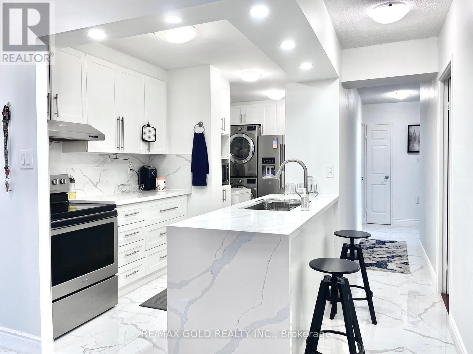 1611 - 390 DIXON ROAD, Toronto, Ontario