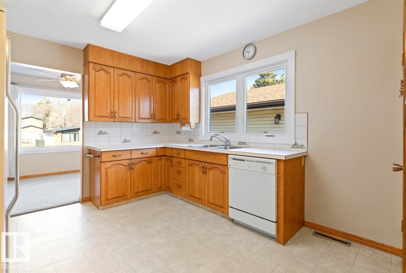 10307 73 St Nw, Edmonton, Alberta  T6A 2X3 - Photo 14 - E4484918