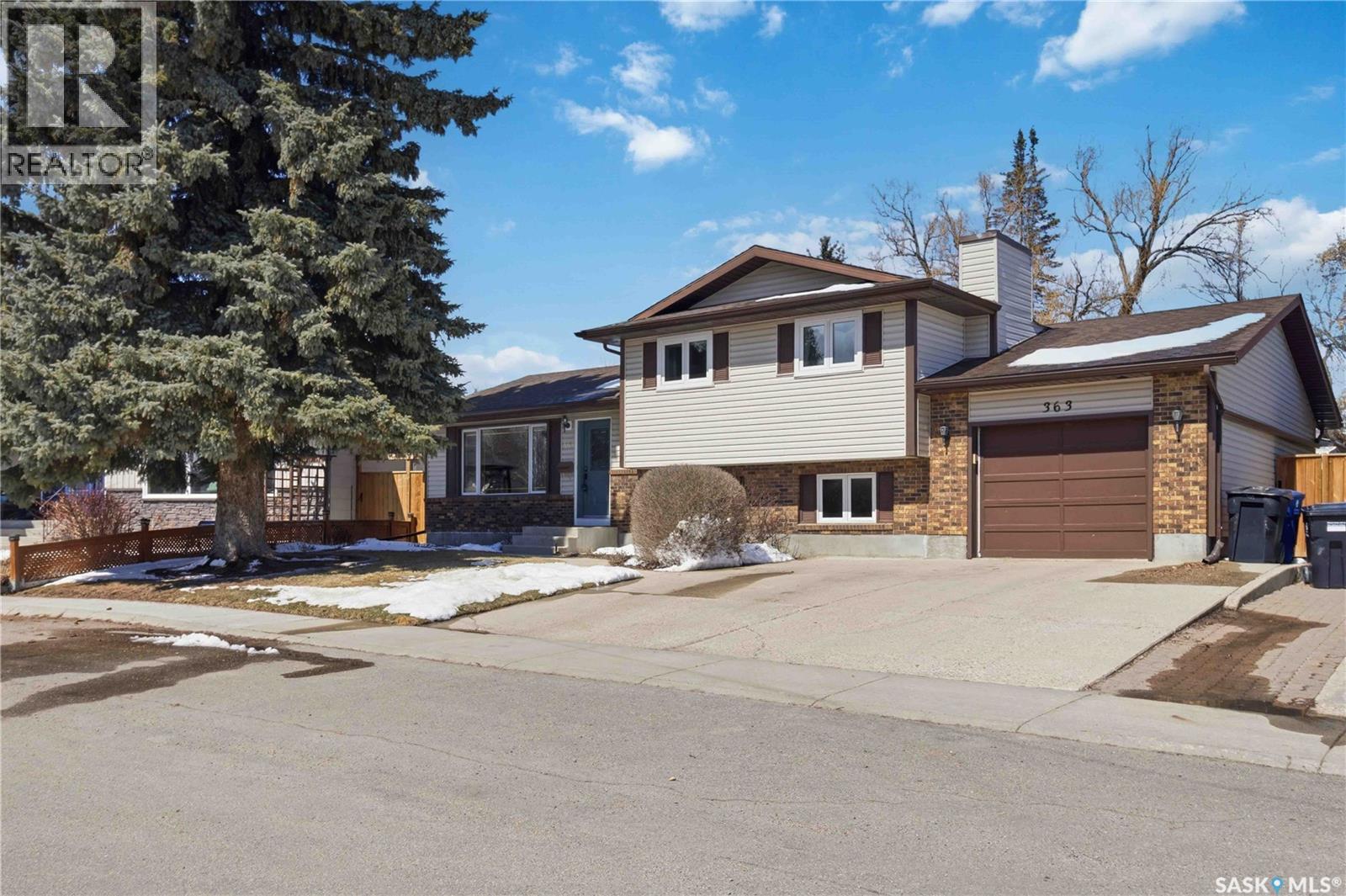 363 Candle Crescent, Saskatoon, Saskatchewan  S7K 5A5 - Photo 2 - SK034454