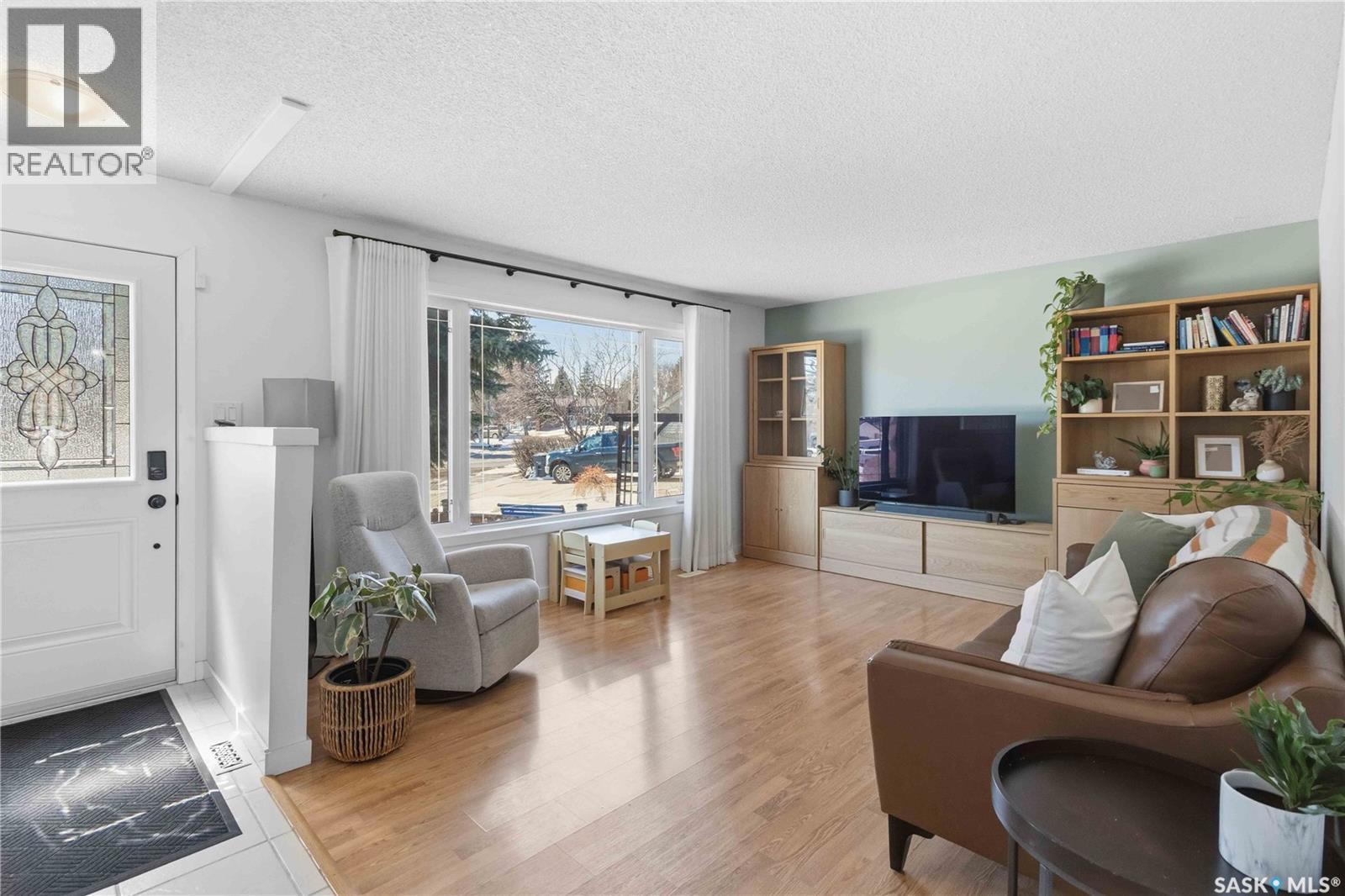 363 Candle Crescent, Saskatoon, Saskatchewan  S7K 5A5 - Photo 3 - SK034454