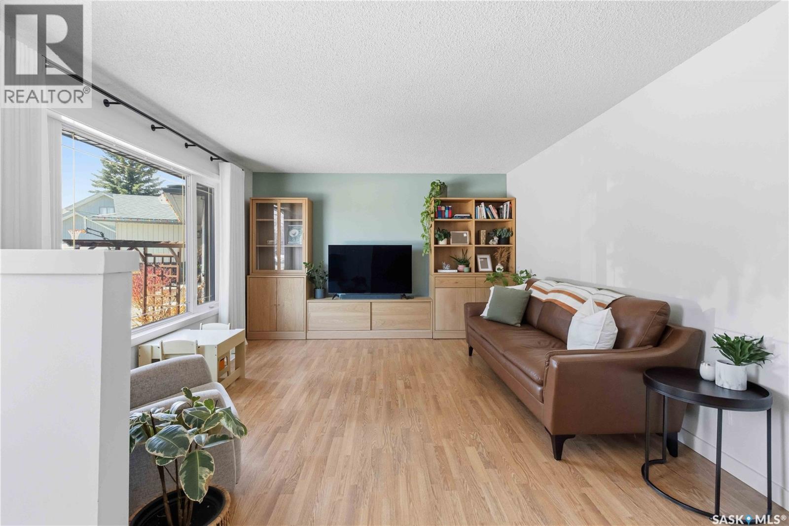 363 Candle Crescent, Saskatoon, Saskatchewan  S7K 5A5 - Photo 4 - SK034454