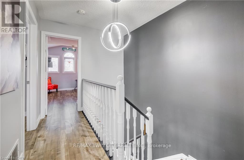 101 Essex Point Drive, Cambridge, Ontario  N1T 1W6 - Photo 19 - X13064018