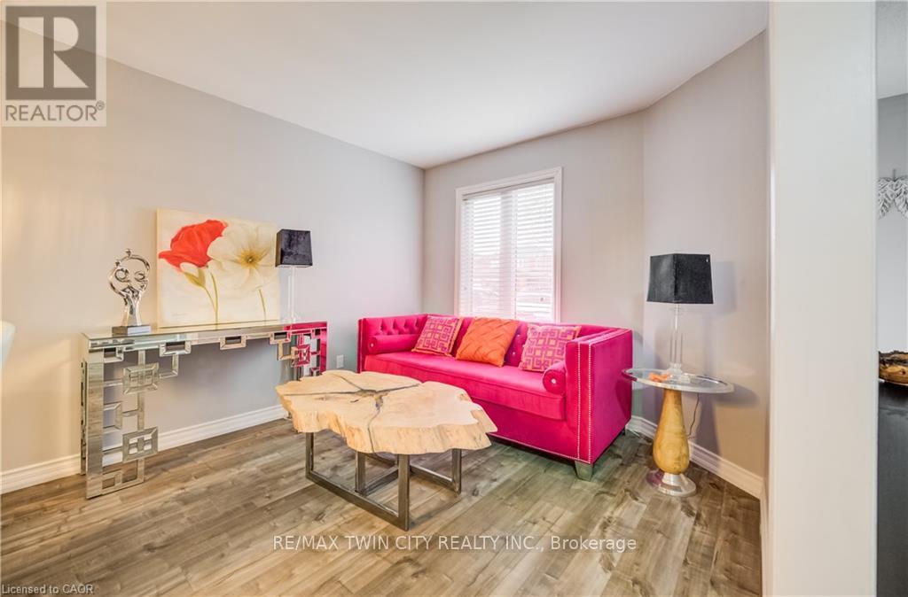101 Essex Point Drive, Cambridge, Ontario  N1T 1W6 - Photo 7 - X13064018