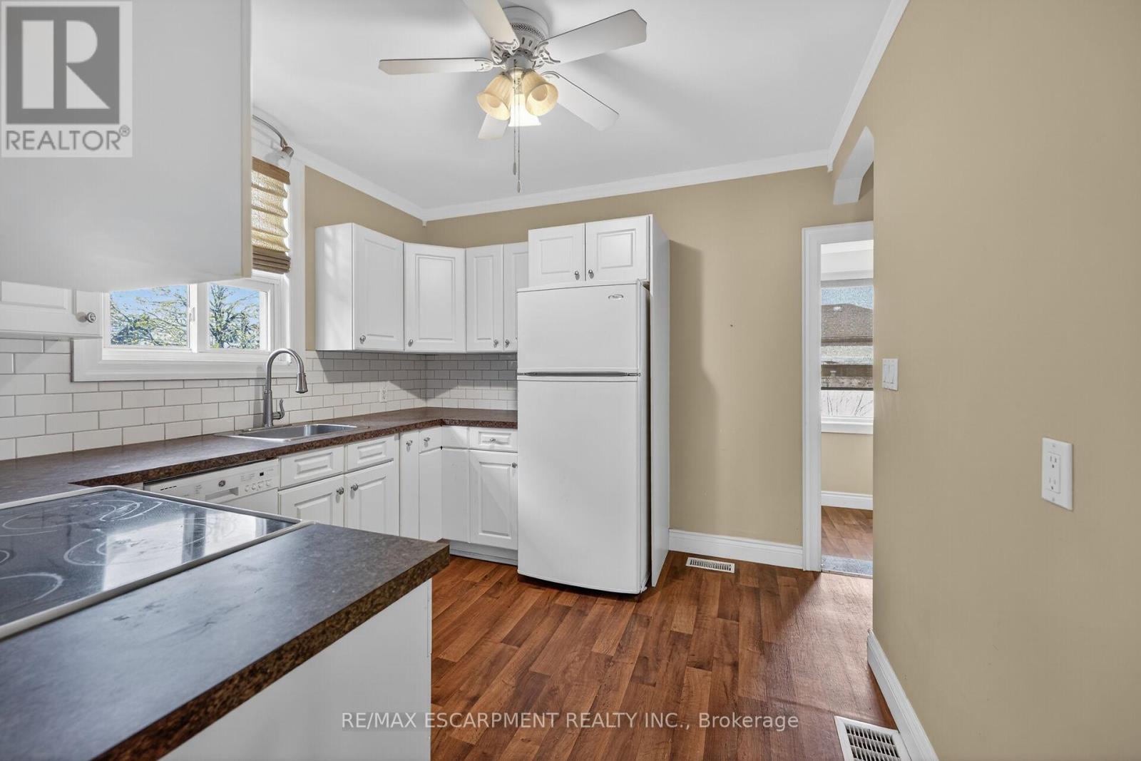 50 East 12th Street, Hamilton, Ontario  L9A 3X1 - Photo 12 - X13064050